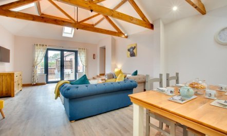2 Bed in Surlingham 8