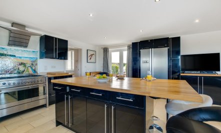 4 Bed in Porthcothan Bay 2