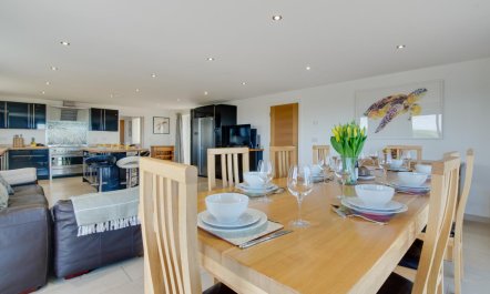4 Bed in Porthcothan Bay 7