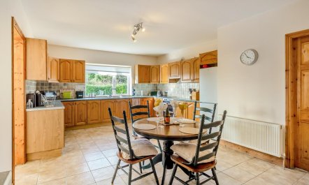 4 Bed in Clifden 9