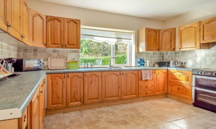 4 Bed in Clifden 8