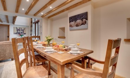 4 Bed in Staithes 7