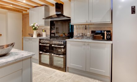 4 Bed in Staithes 6