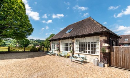 6 Bed in Lea