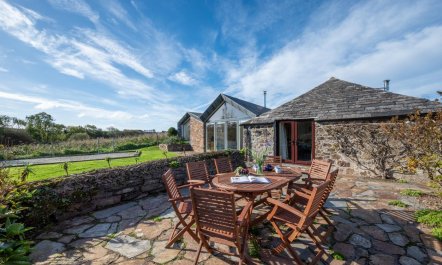 6 Bed in St. Minver 4