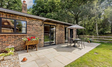 2 Bed in North Chailey