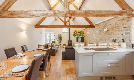 4 Bed in Badgworth 1