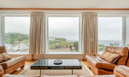 2 Bed in Little Haven 1