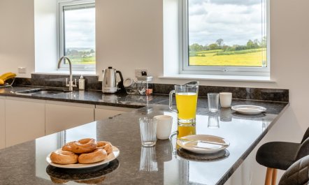 6 Bed in Trull 7