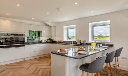 6 Bed in Trull 5
