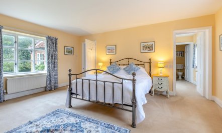 4 Bed in Sco Ruston 2