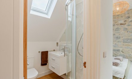 2 Bed in Badgworth 9