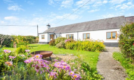 3 Bed in Bryncroes