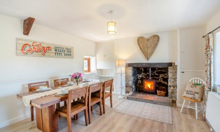 3 Bed in Bryncroes 1