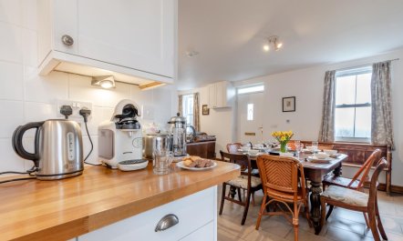 3 Bed in Tufton 5