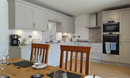 2 Bed in Llanellen 6