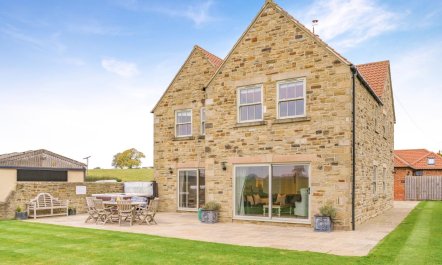 4 Bed in Catterick