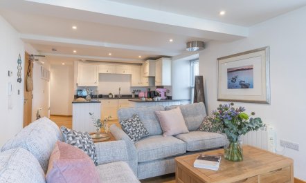 2 Bed in Port Isaac 9
