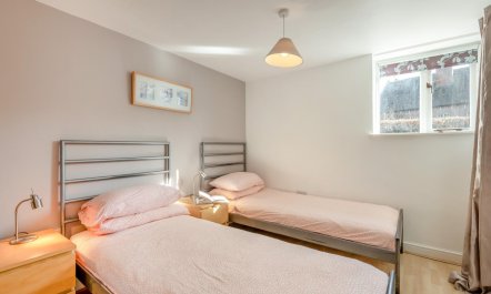 1 Bed in Hastingleigh 4