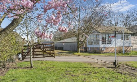 1 Bed in Kirkby Green 2