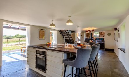 2 Bed in Milton Damerel 1