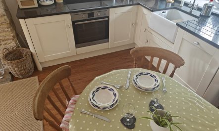 2 Bed in Kingston 5