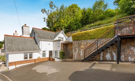 4 Bed in Weare Giffard 0
