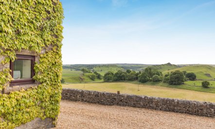 1 Bed in Earl Sterndale 2