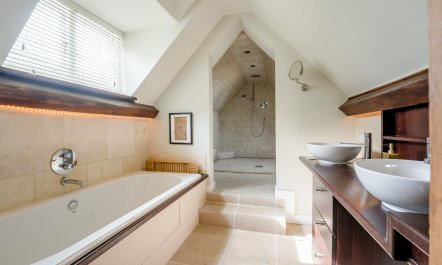 5 Bed in Long Compton 9