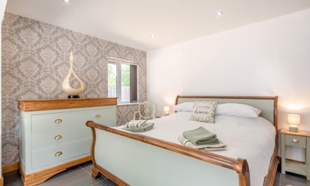 3 Bed in Thorpe-on-the-Hill 9
