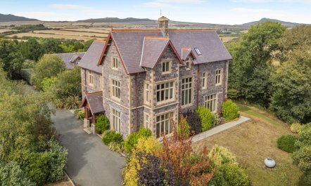 8 Bed in St. Davids