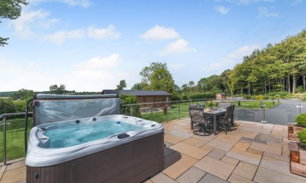 3 Bed in Lloc