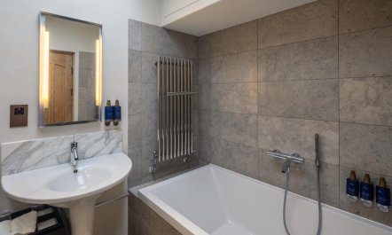 6 Bed in Roch 6