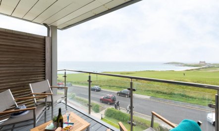 2 Bed in Fistral 1