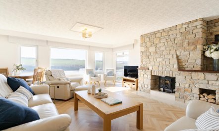 4 Bed in Fistral 2