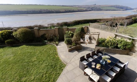 4 Bed in Fistral 1