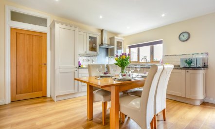 2 Bed in Dalwood 8