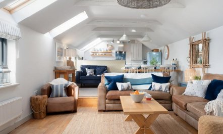 3 Bed in Mawgan Porth 2