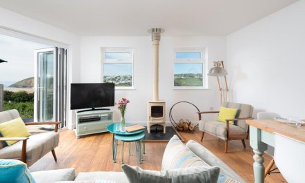 2 Bed in Mawgan Porth 4
