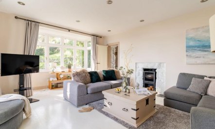 4 Bed in Mousehole 7