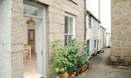 2 Bed in Mousehole 1