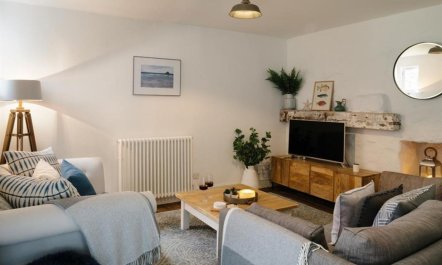 2 Bed in Mousehole 4
