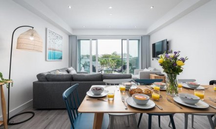 4 Bed in Porth 1