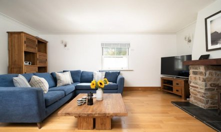 4 Bed in Porth 9