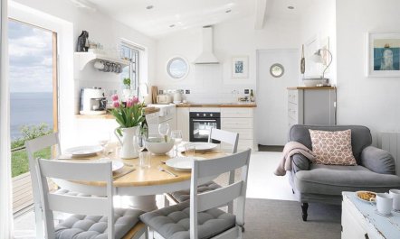 2 Bed in Whitsand Bay 7