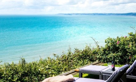 2 Bed in Whitsand Bay 2
