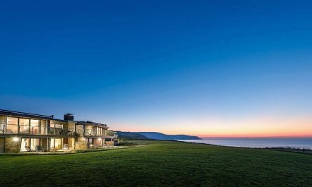 3 Bed in Widemouth Bay 2