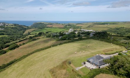 3 Bed in Widemouth Bay 1