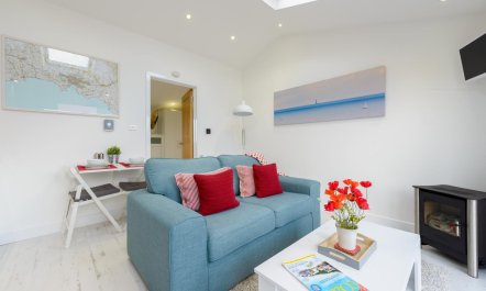 1 Bed in Whitsand Bay 9