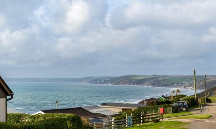 1 Bed in Whitsand Bay